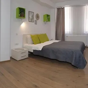 rezervați aici